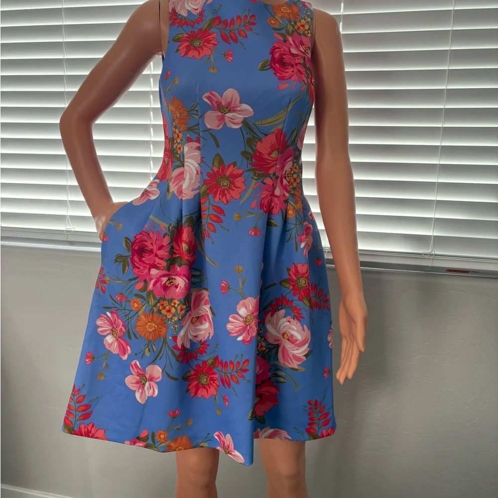 Vince Camuto Vibrant Floral Sleeveless Scuba Knit Fit & Flare Dress Size 2 Mini - Picture 5 of 10